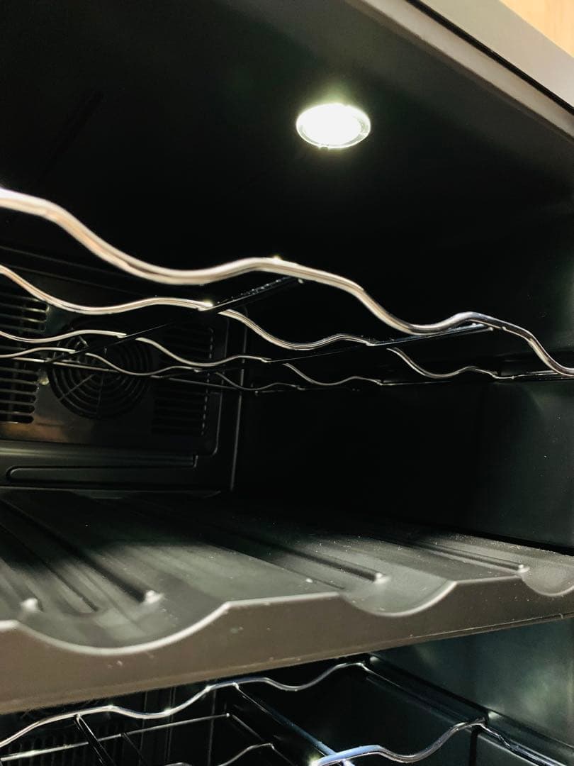 2023年製 アイリスオーヤマ ペルチェ式 ワインセラー IWC-P182A-B