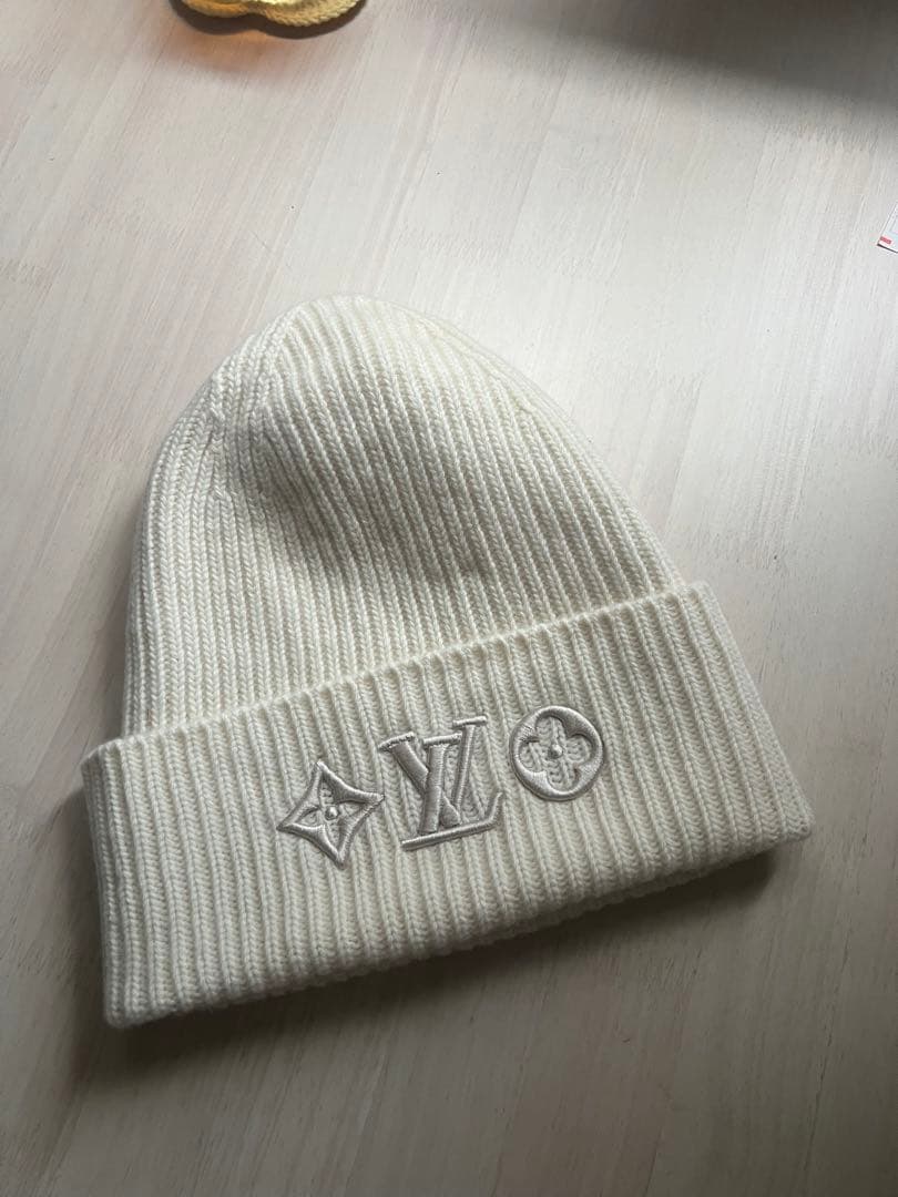 ルイヴィトン ニット帽 アイボリー