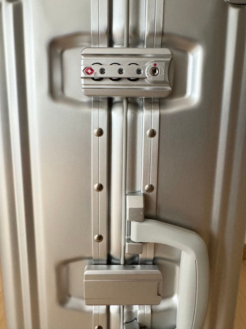 【新品未使用】【非売品】65Lメルセデスベンツ　アルミスーツケース