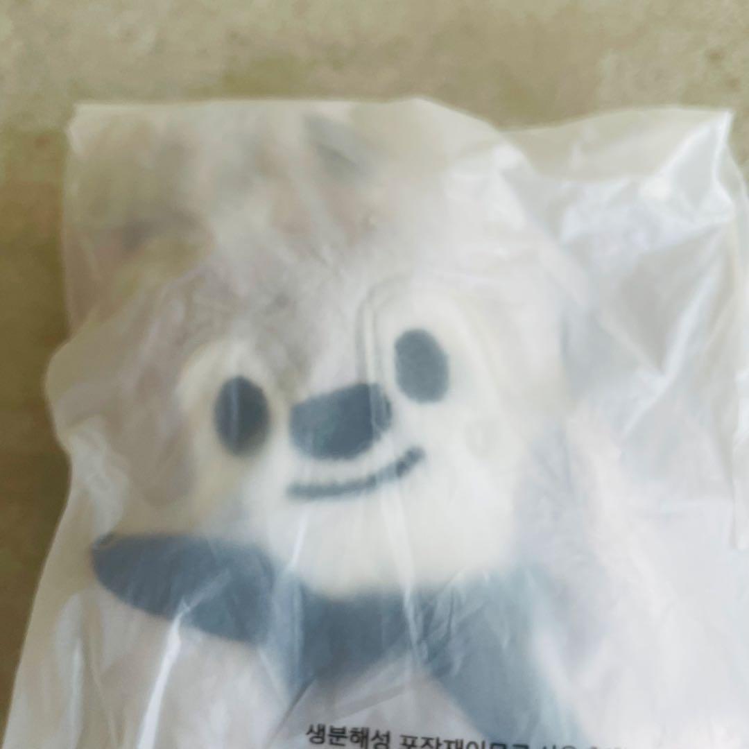 skzoo マグネット　キーリング ウルフチャン トレカ付　新品未開封