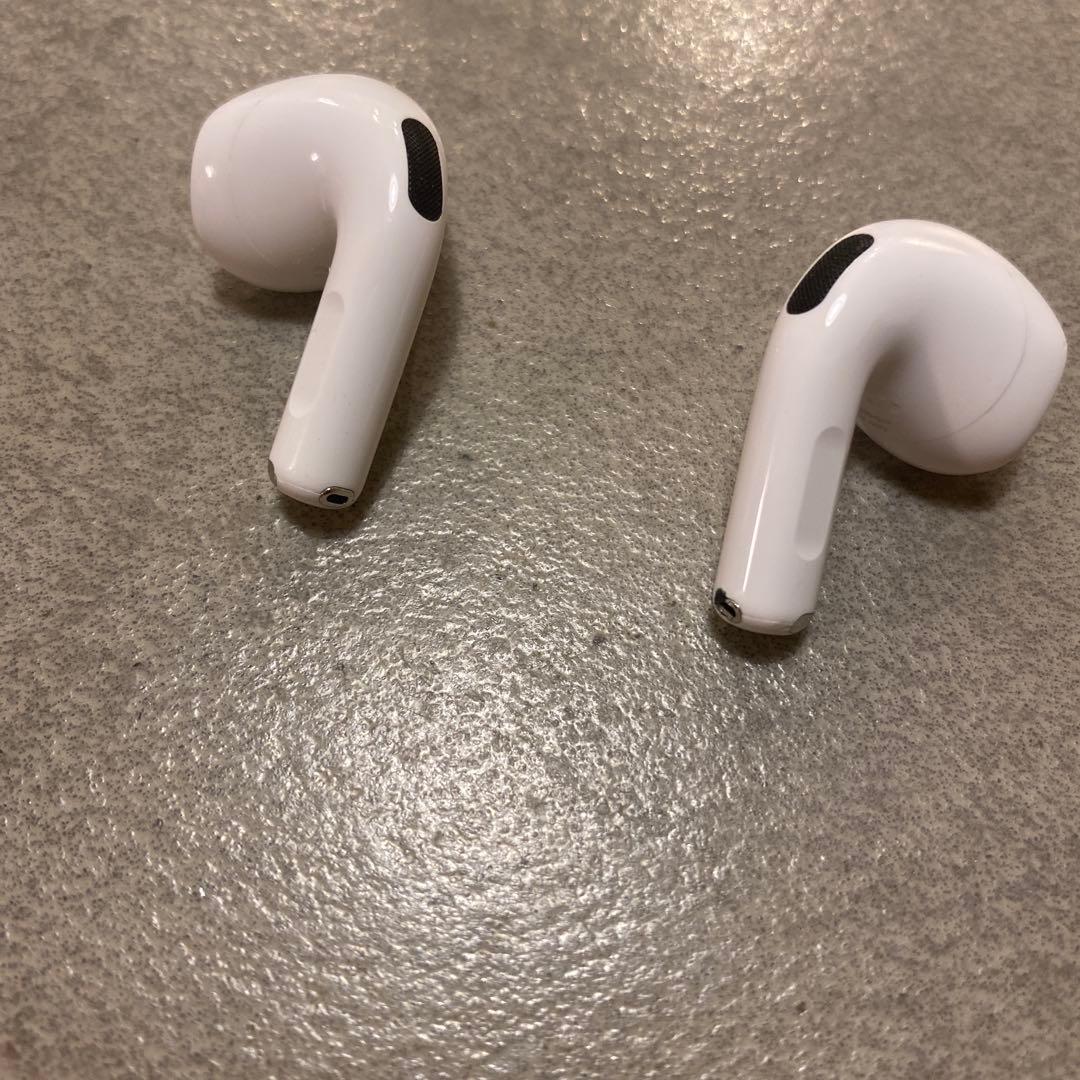 airports4 訳あり　AirPods4 アップル