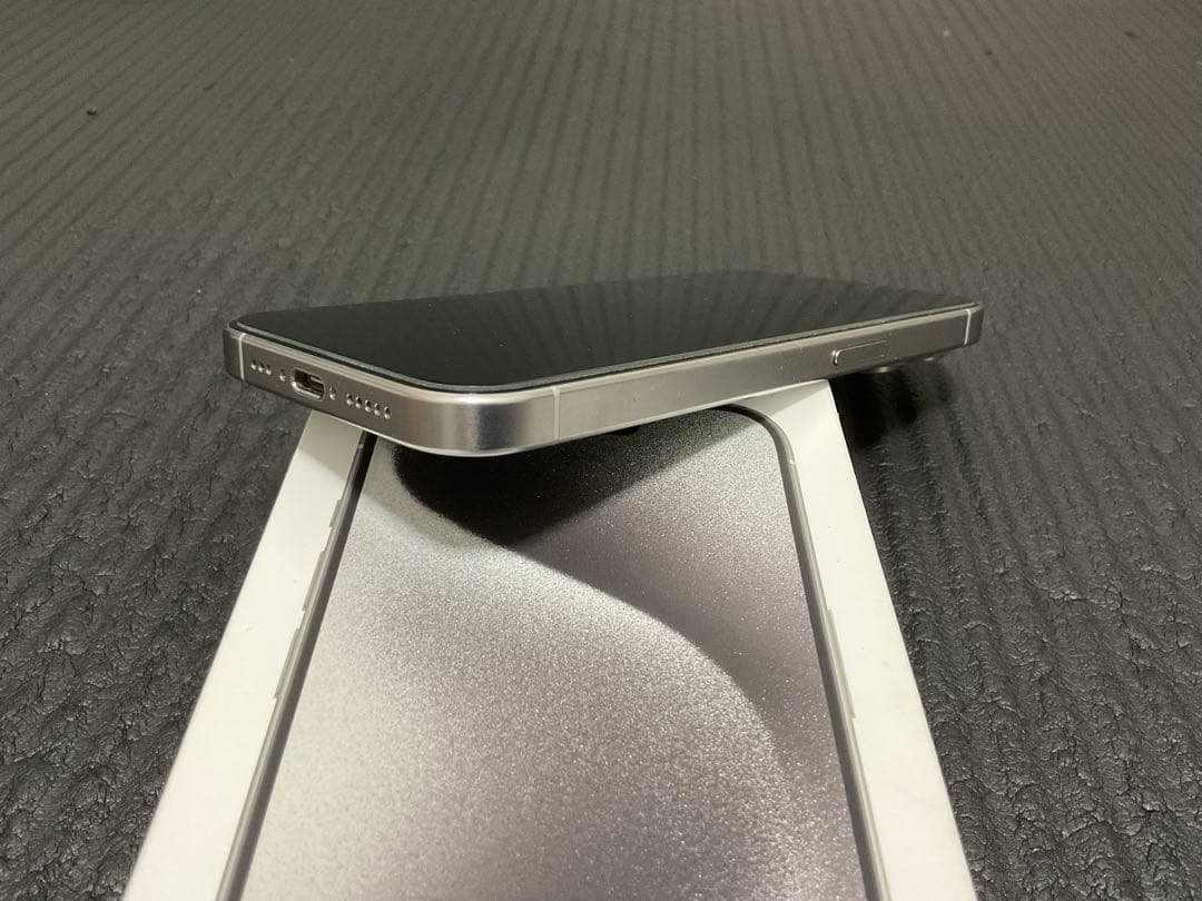 iPhone 15 Pro 256GB SIMフリー ホワイト Apple