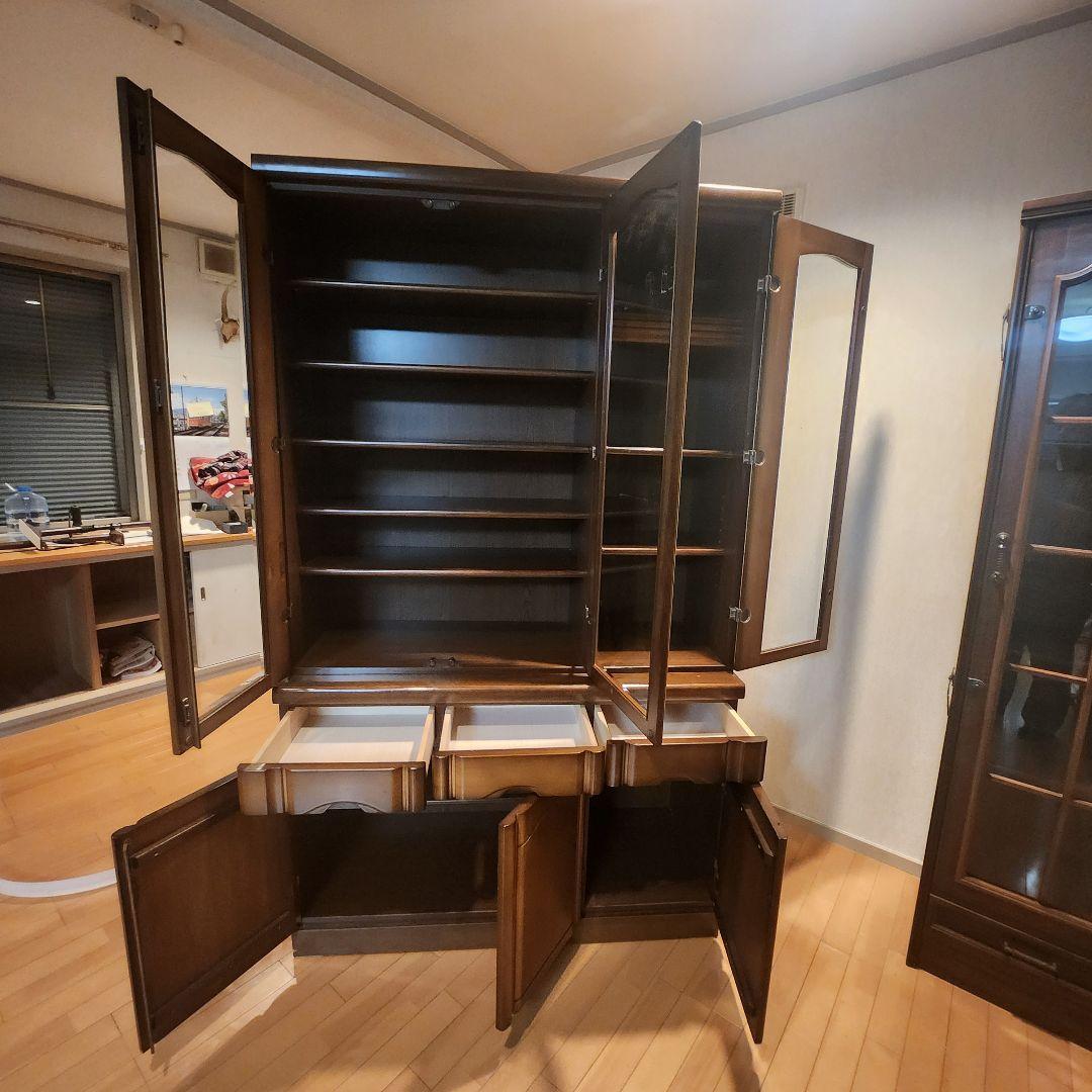 【直接引取】木製ブラウンキャビネット ガラス扉付き