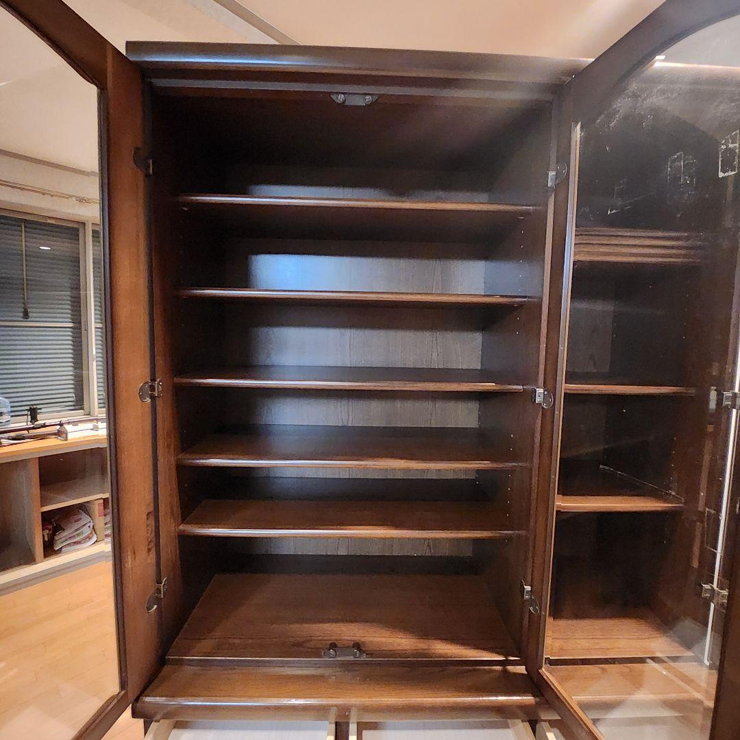 【直接引取】木製ブラウンキャビネット ガラス扉付き