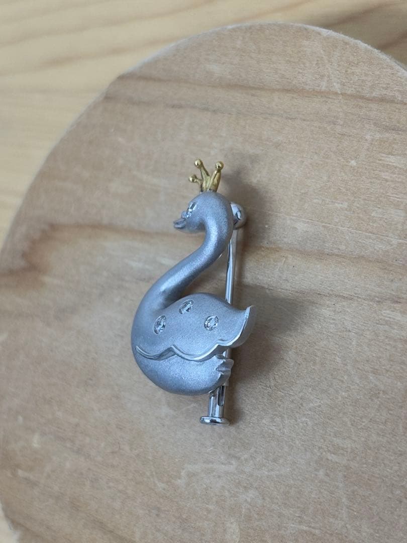 TASAKI K18WG白鳥モチーフダイヤモンドブローチ