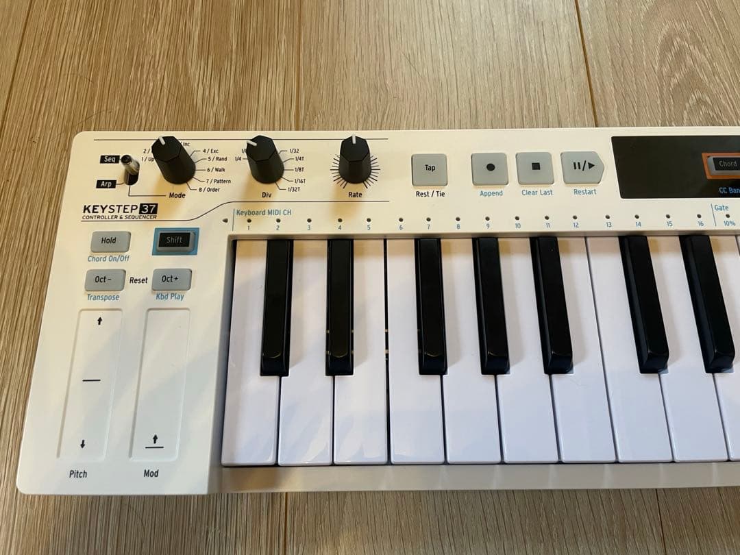 【美品】Arturia KeyStep 37