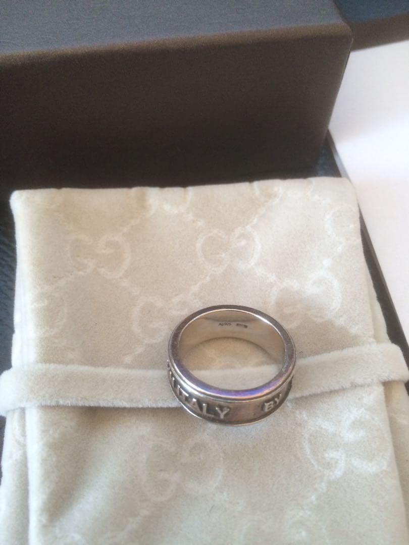 GUCCI ステンレススチール ロゴリング