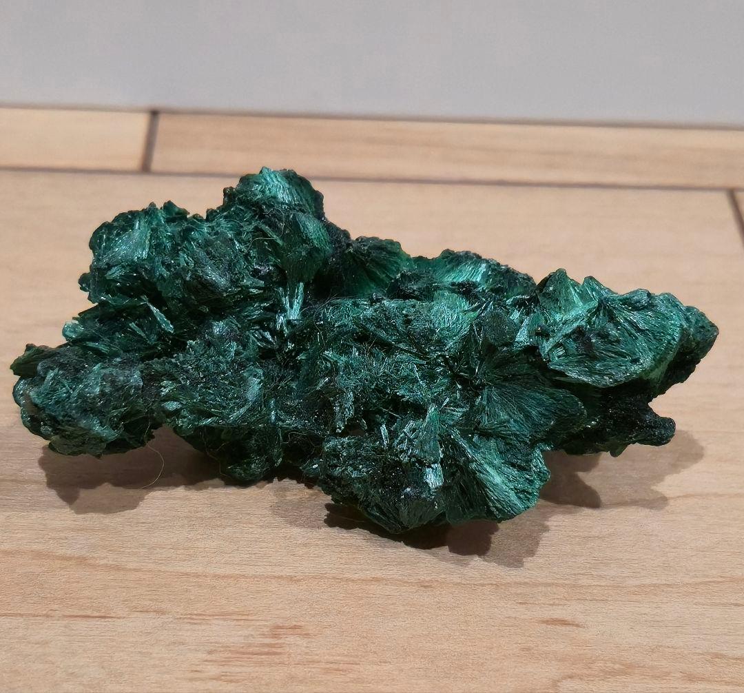 絹状マラカイト原石　約9cm