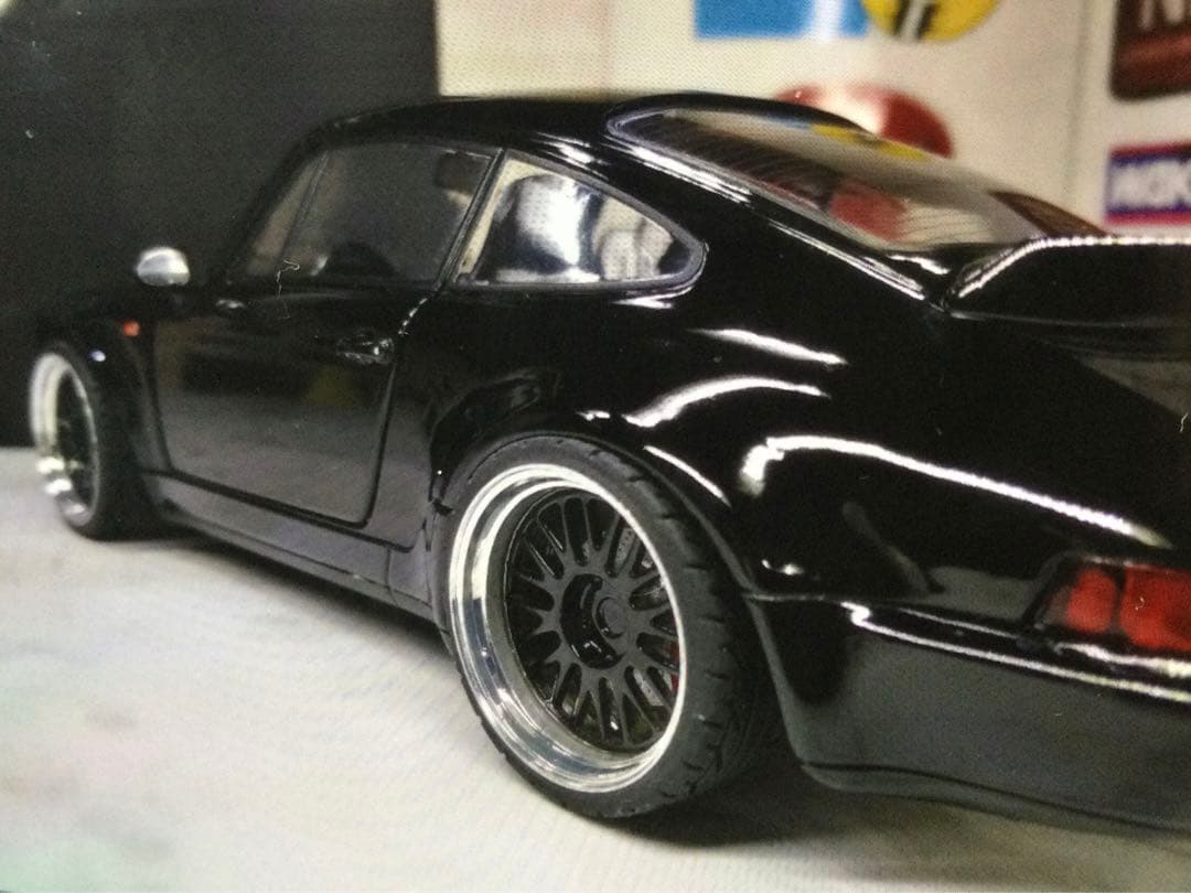 ソリド1/18ポルシェ911(964)Turbo3,6 1990 ブラック
