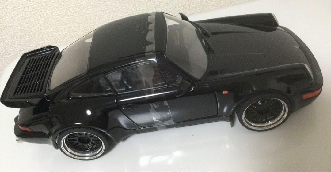 ソリド1/18ポルシェ911(964)Turbo3,6 1990 ブラック