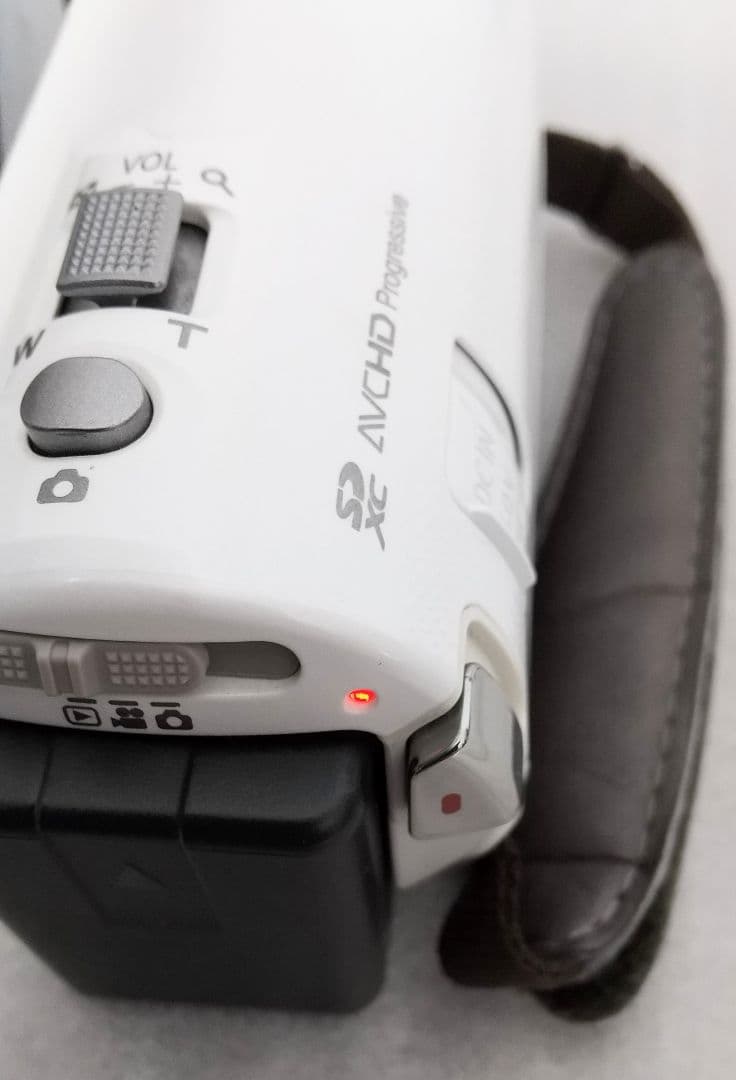 【美品・付属品完備】パナソニック ビデオカメラ HC-V520M