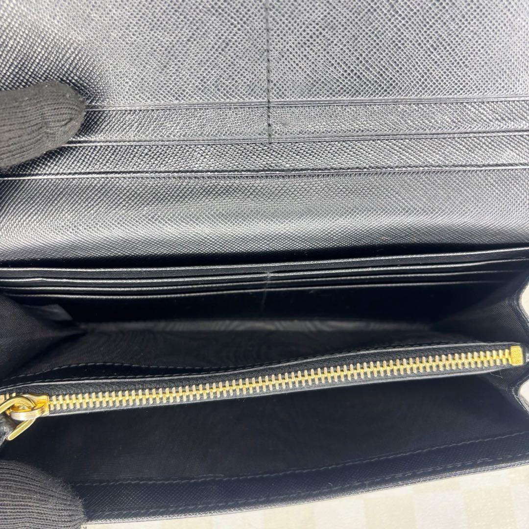極美品　PRADA プラダ　長財布　二つ折り　M08