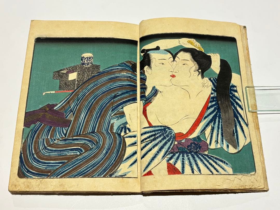 歌川国芳画「吾妻文庫」彩色木版刷り 2冊|浮世絵 艶本 春画 和本 江戸時代