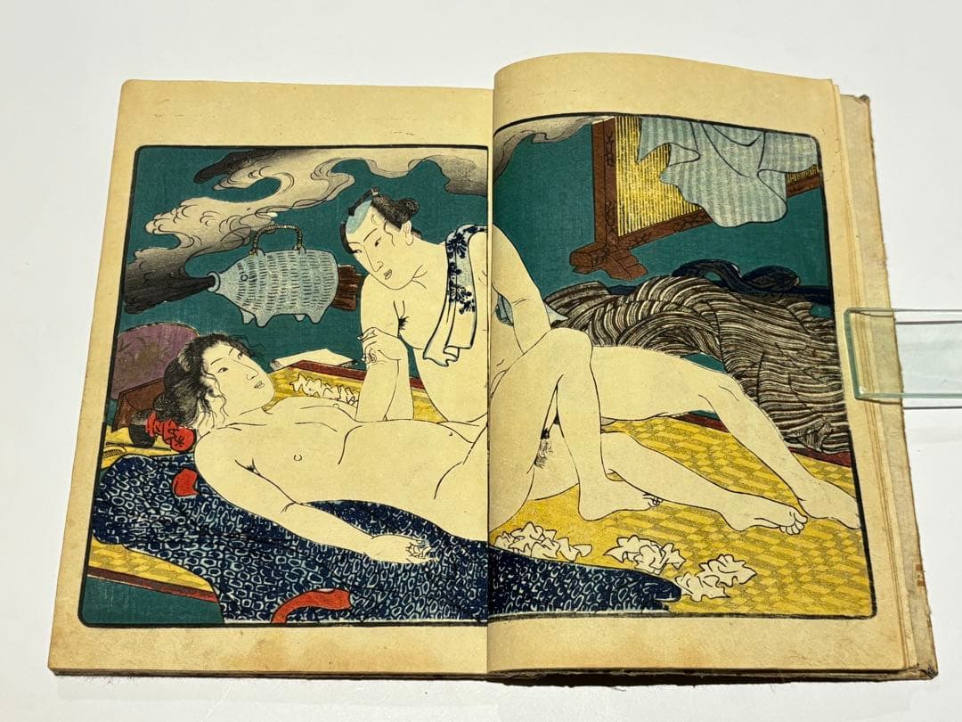 歌川国芳画「吾妻文庫」彩色木版刷り 2冊|浮世絵 艶本 春画 和本 江戸時代