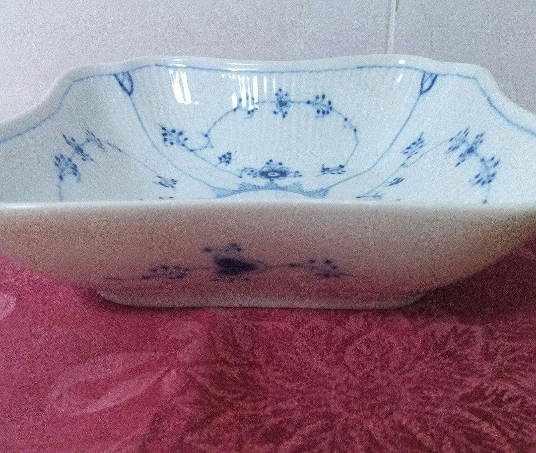 ロイヤルコペンハーゲン 　 ブルーフルーテッド菓子器 共箱付き