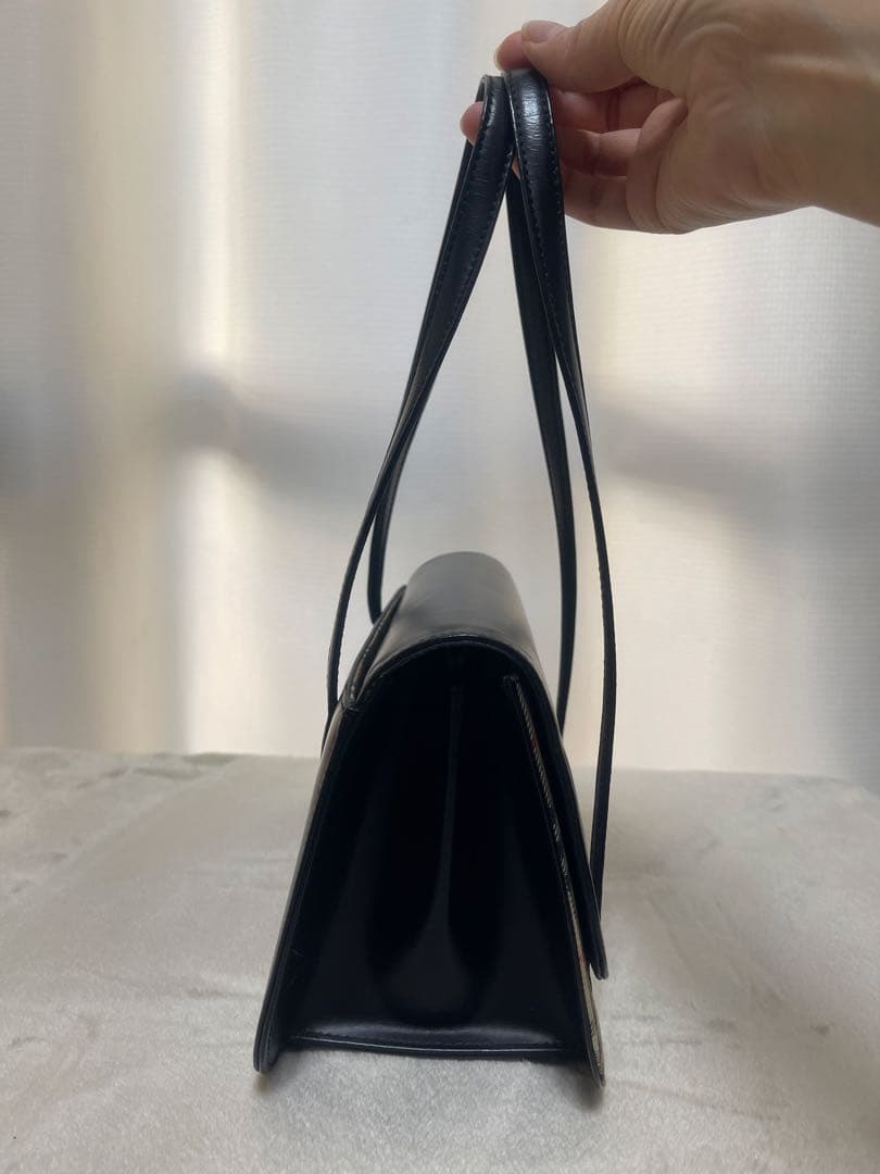 Burberry レザー ハンドバッグ 黒/ベージュ