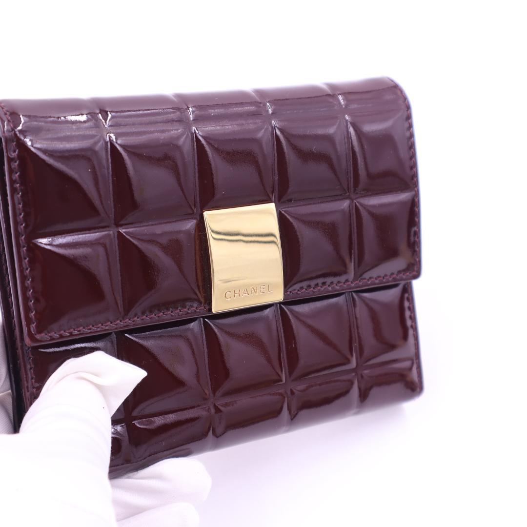 CHANEL シャネル 三つ折り財布 チョコバー エナメル 箱付