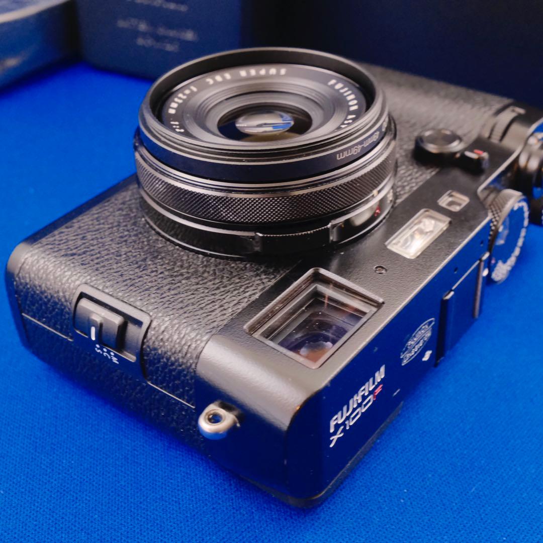 FUJIFILM X100F フィルムカメラ ブラック