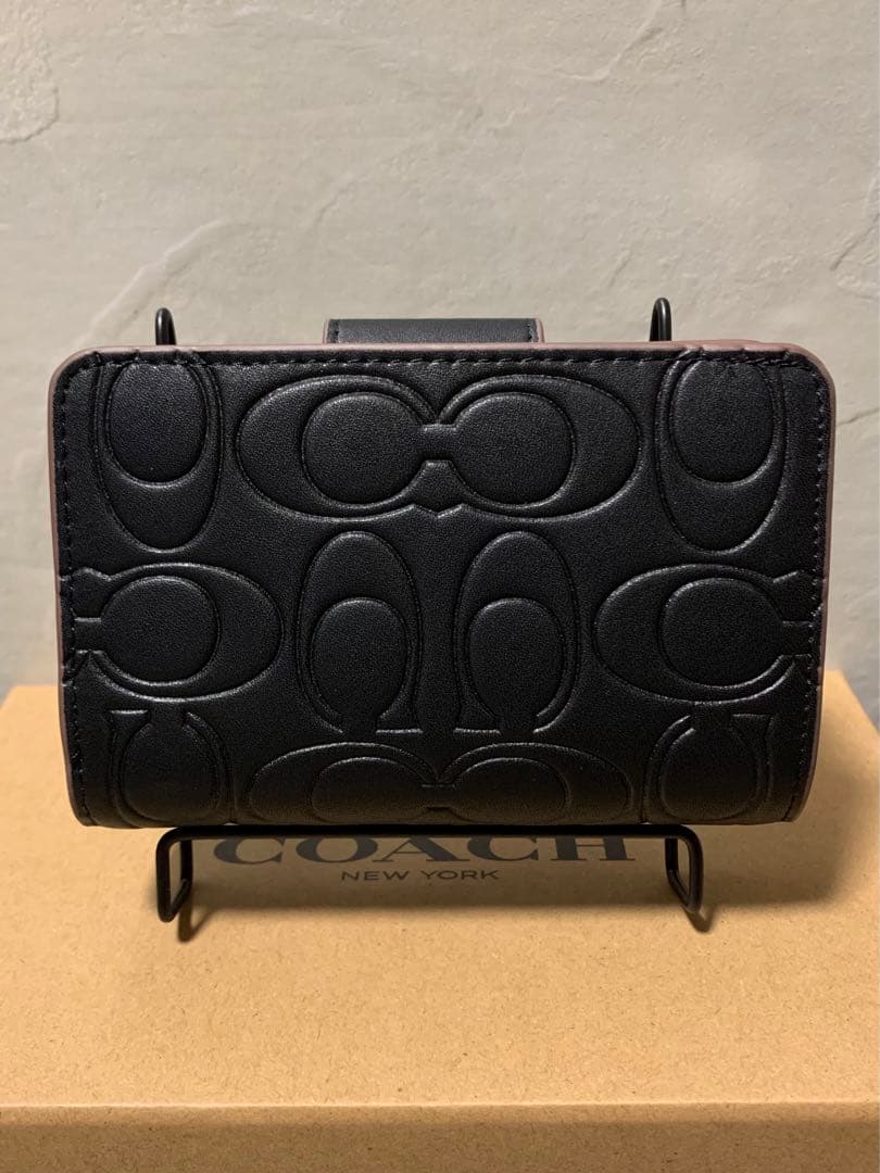 大人気！COACH ブラック 二つ折り財布 レディース