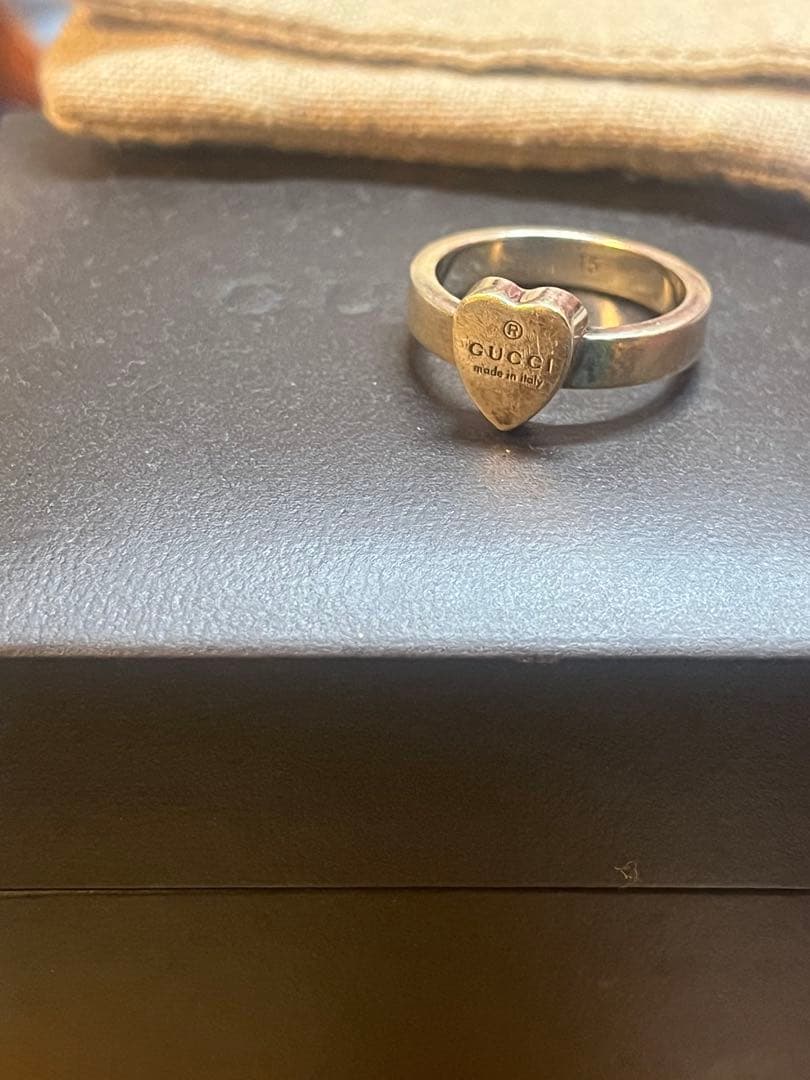GUCCI トレードマーク　ハートペンダント付き　リング　15号