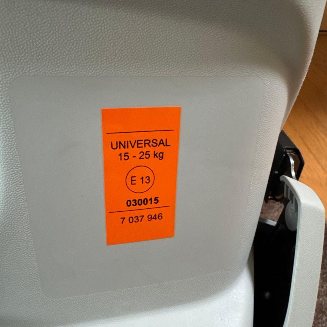 ポルシェ　チャイルドシート　 ISO fix対応