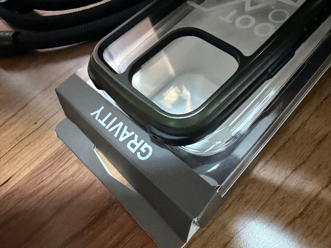 ROOT CO. iPhone 15 Pro用ケース　ストラップ付