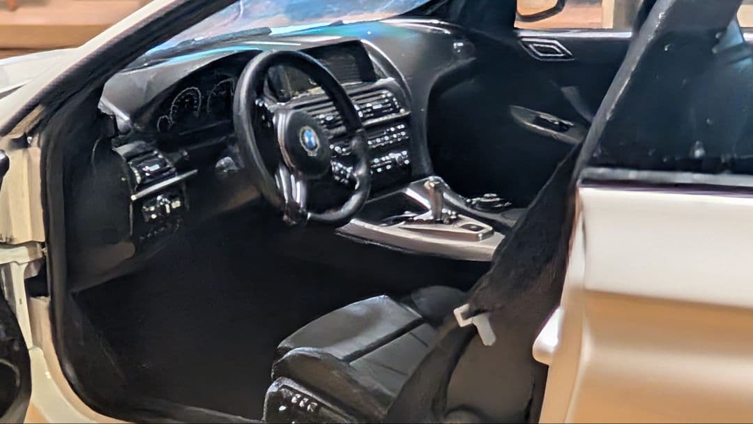 【美品】BMW M6 F13 ホワイト 1/18 モデルカー