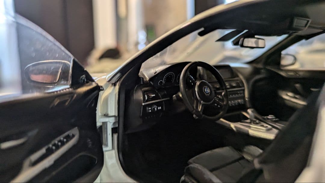 【美品】BMW M6 F13 ホワイト 1/18 モデルカー