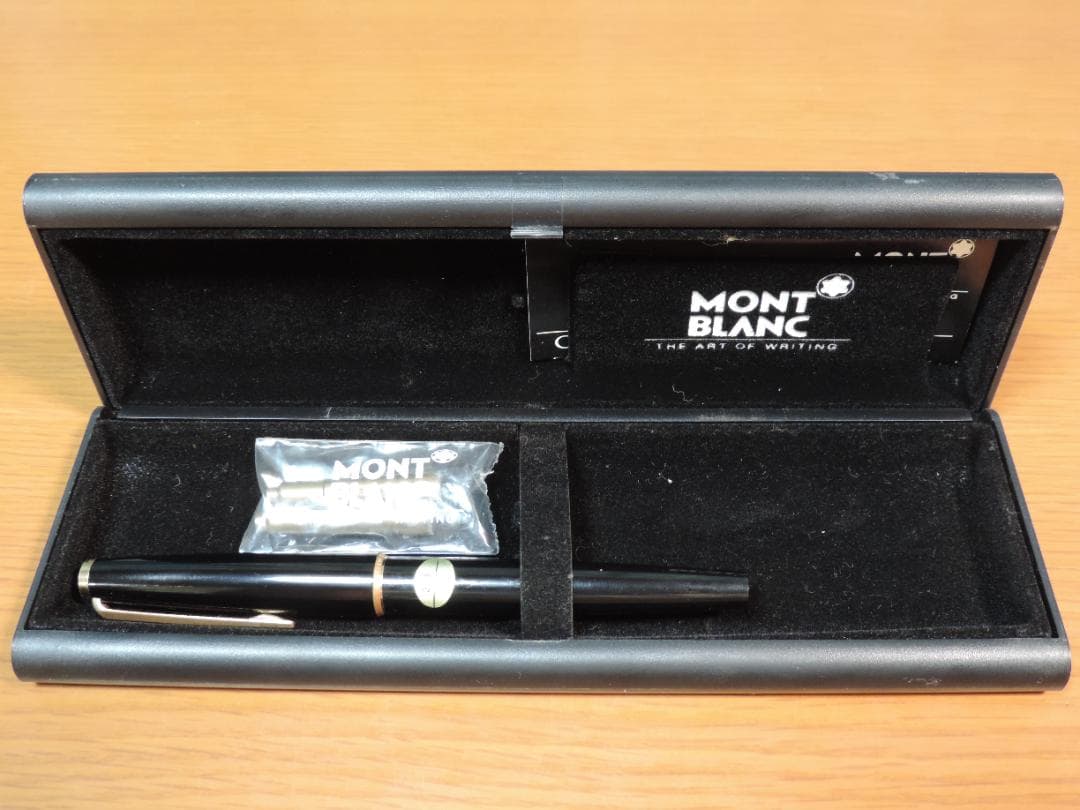 そ*ぷ様 MONT BLANC 万年筆 黒　320/M　未使用？保管傷あり　39