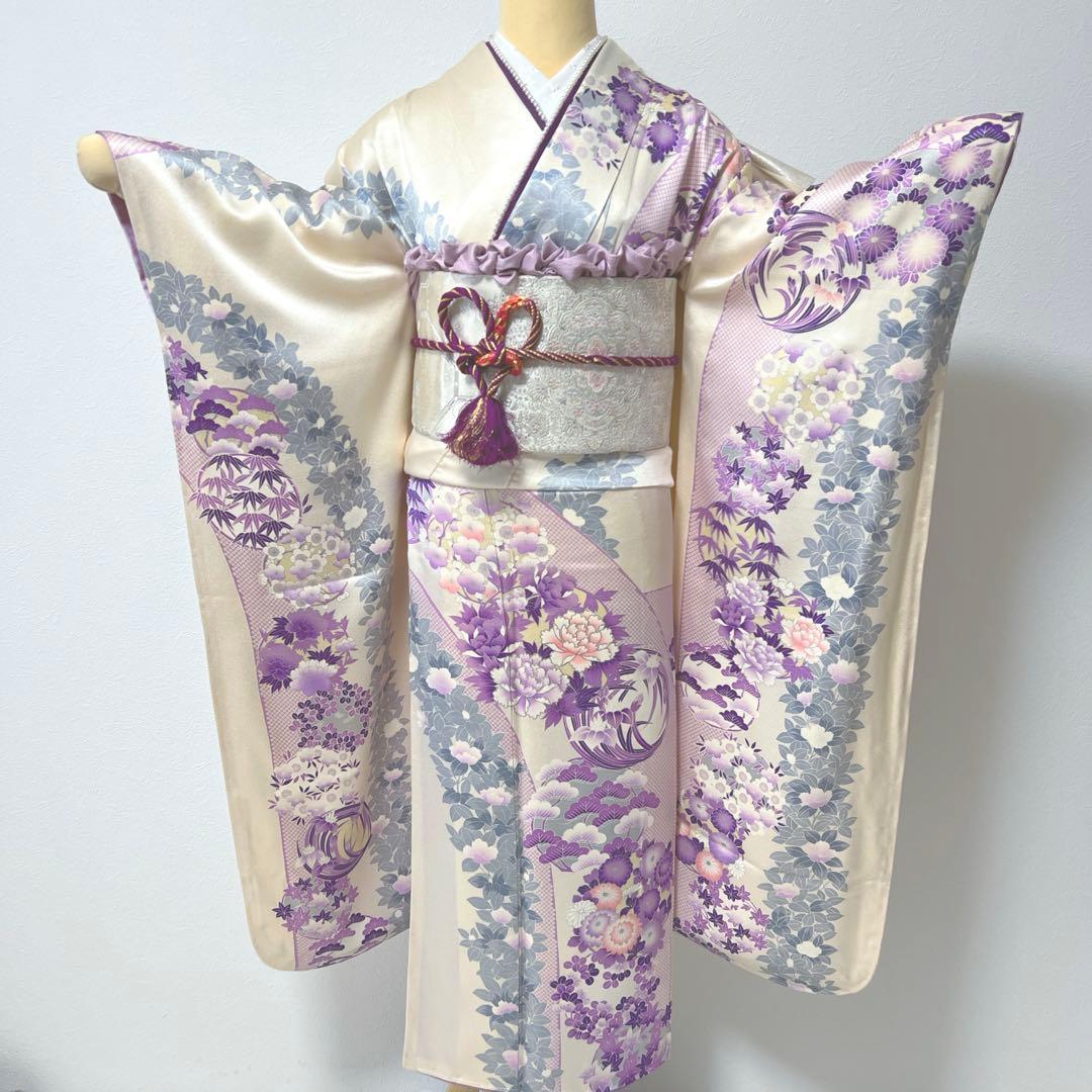 361 振袖フルセット 正絹 オフホワイト 白 薄紫 銀彩 駒刺繍 フェミニン