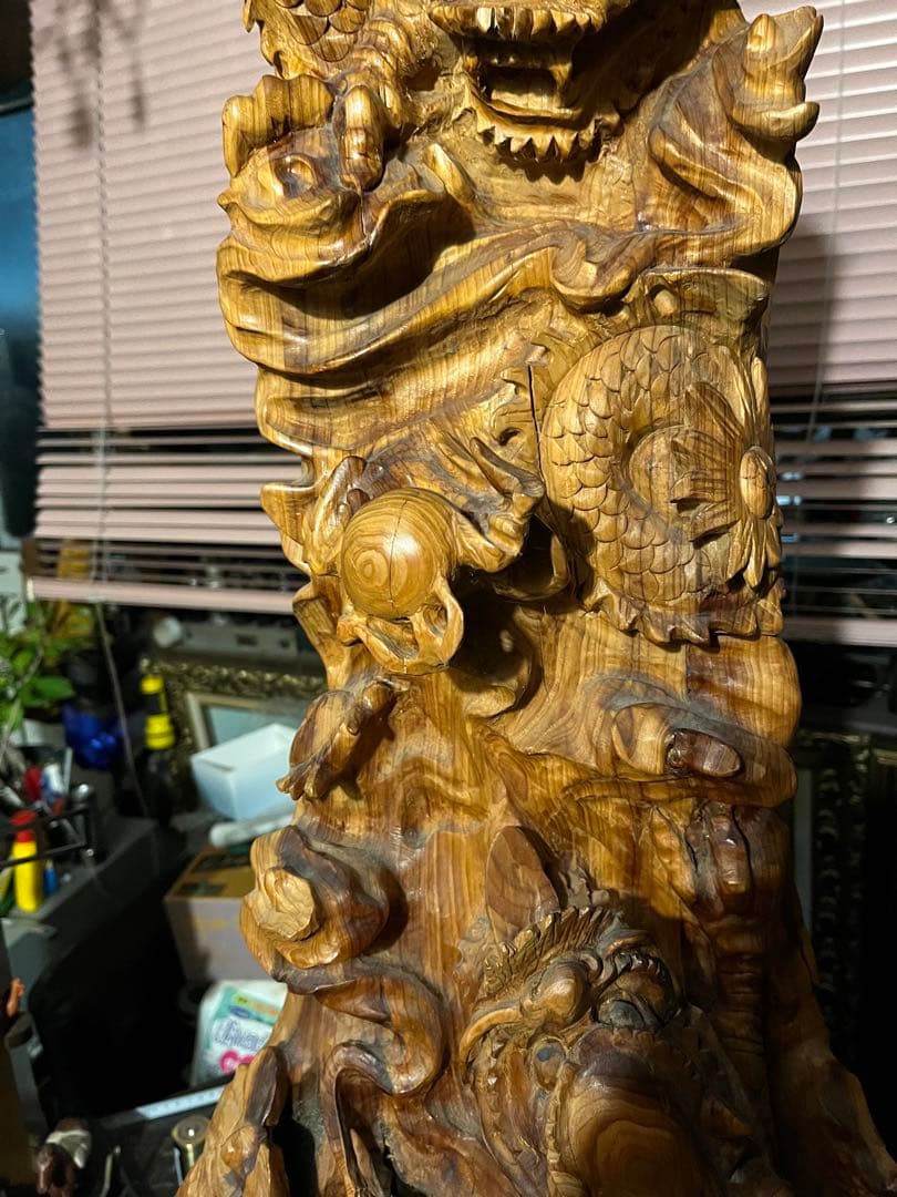木彫り龍、龍の木彫り、特大木彫りの龍、一刀彫の龍、ドラゴン、木の株の龍