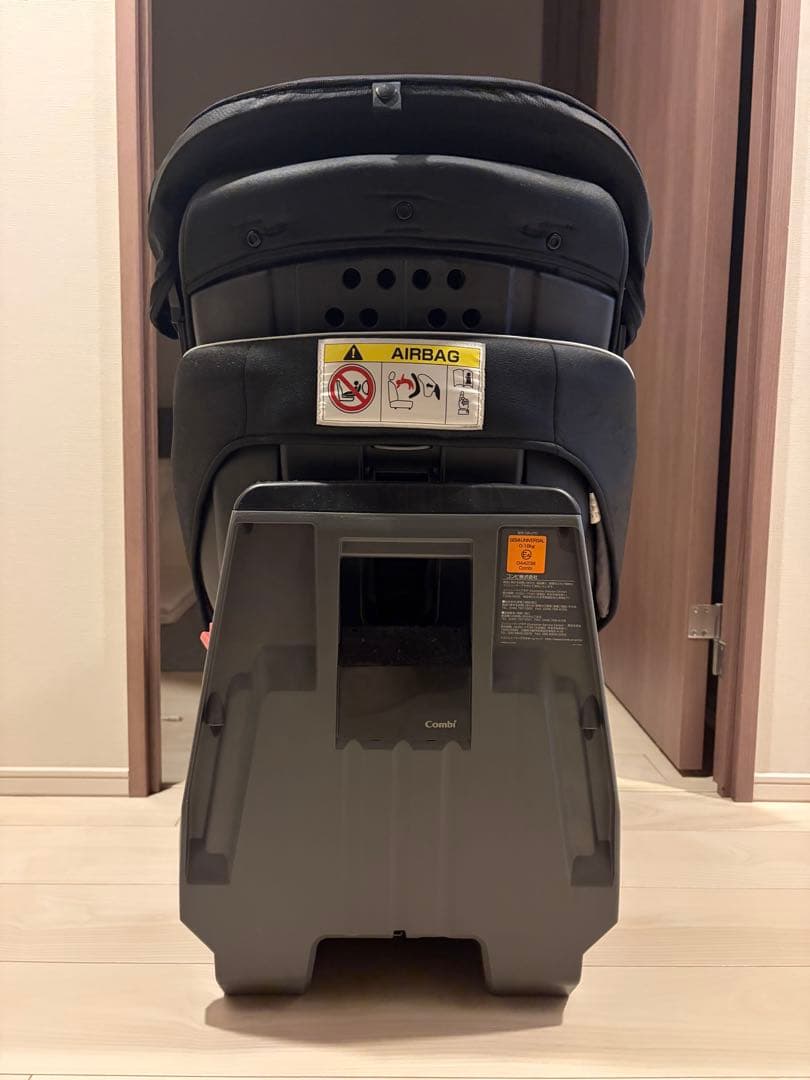 (3連休お値下げ中)Combi 回転式チャイルドシート CB-UTC