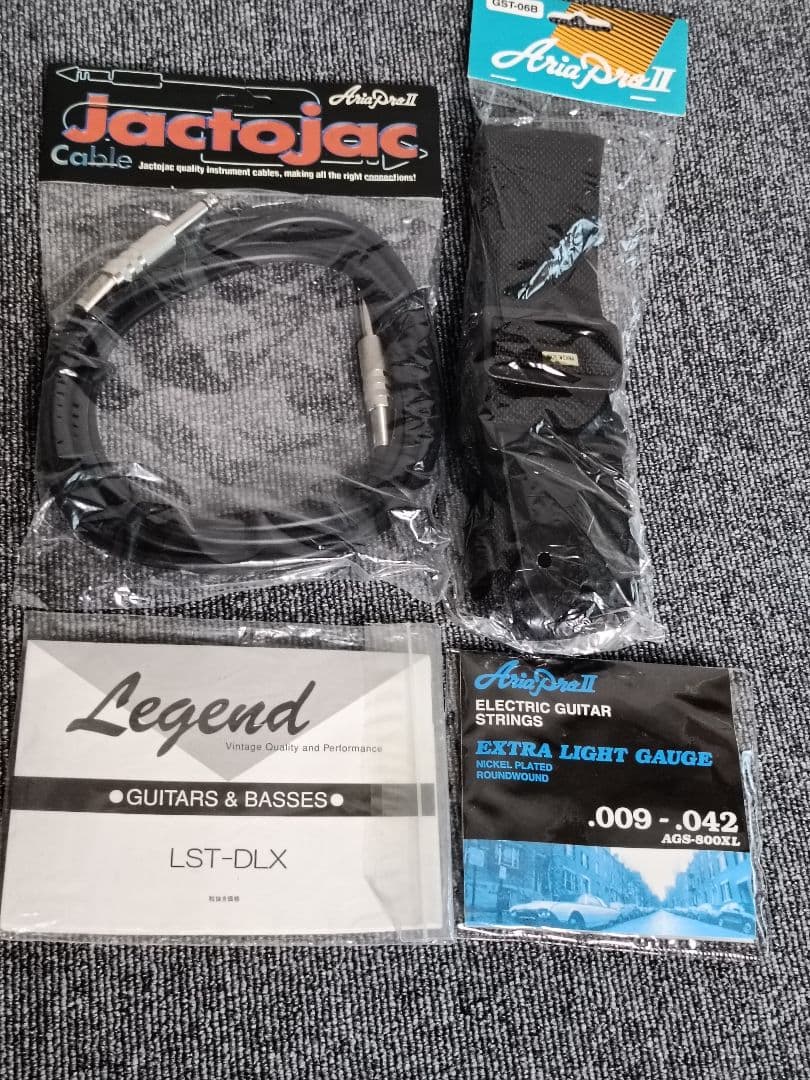 とっとこ走るハム太郎！ARIAプロⅡ、LEGENDギター美品！ケース付き