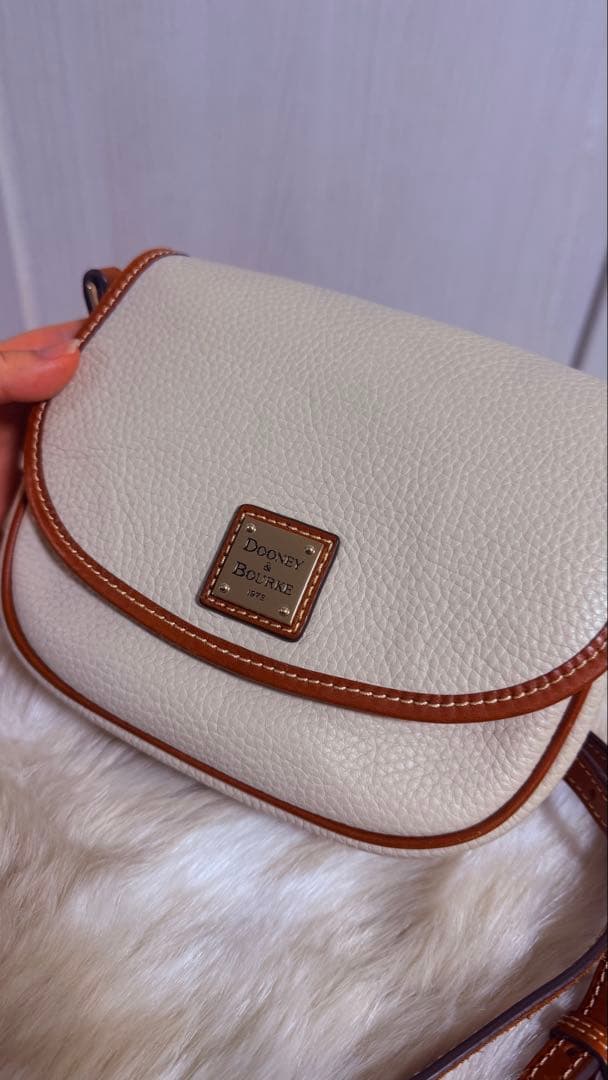 Dooney & Bourke ショルダーバッグ クリーム色