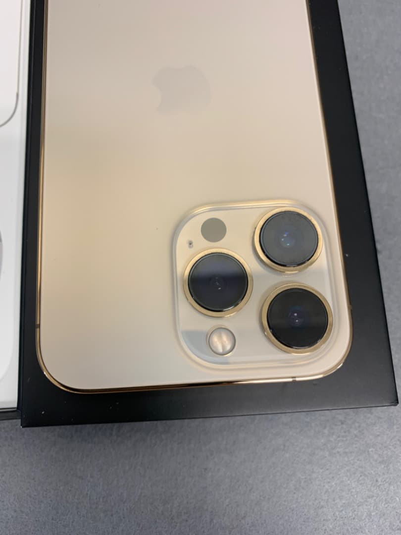 美品　国内版　simフリー　iPhone13 Pro 256GB シルバー色