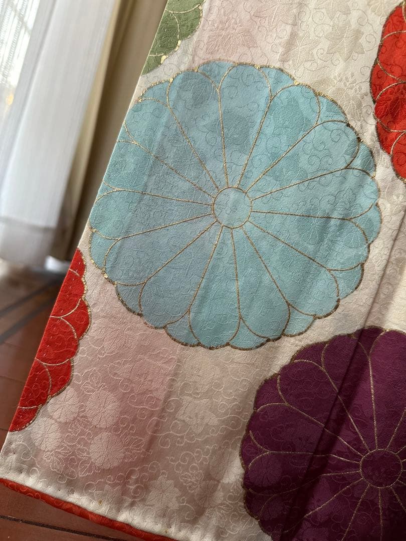 振袖フルセット クリームホワイト×マルチカラードット菊紋 金駒刺繍
