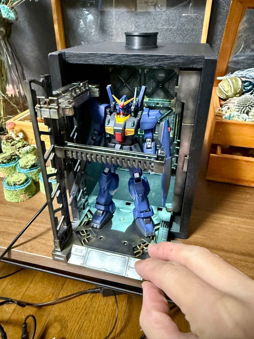 ガンプラ用　ジオラマベース　桐箱　LEDライト点灯