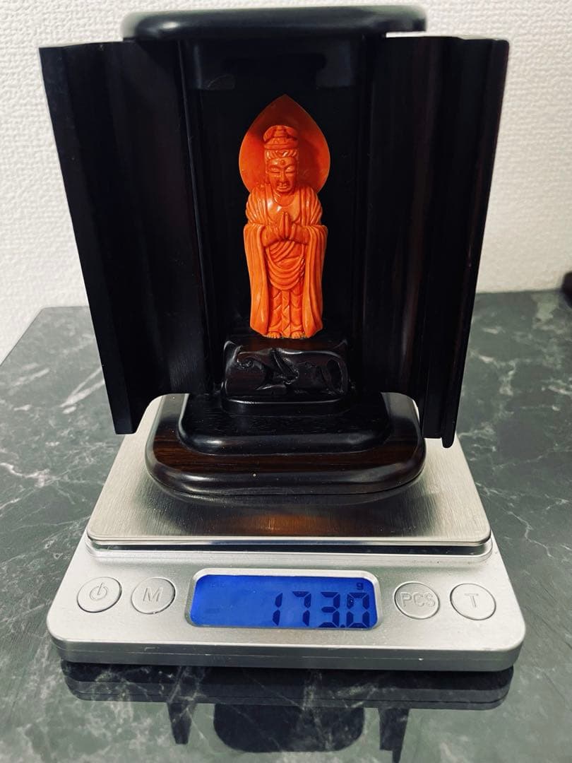 珊瑚彫刻　赤珊瑚　本珊瑚　天然珊瑚置物　仏像　普賢菩薩　御本尊　厨子入り工芸品