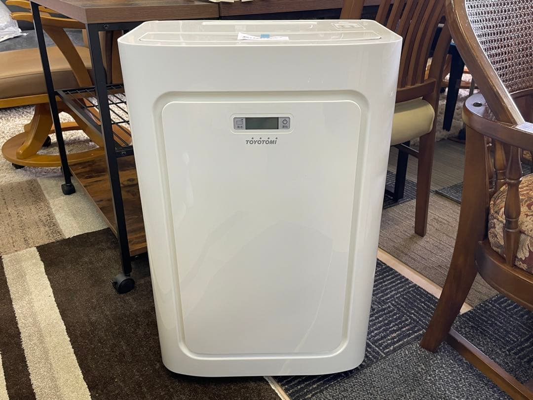 トヨトミ　スポット冷暖エアコン　TAD-22MW　2022年製　仙台　宮城
