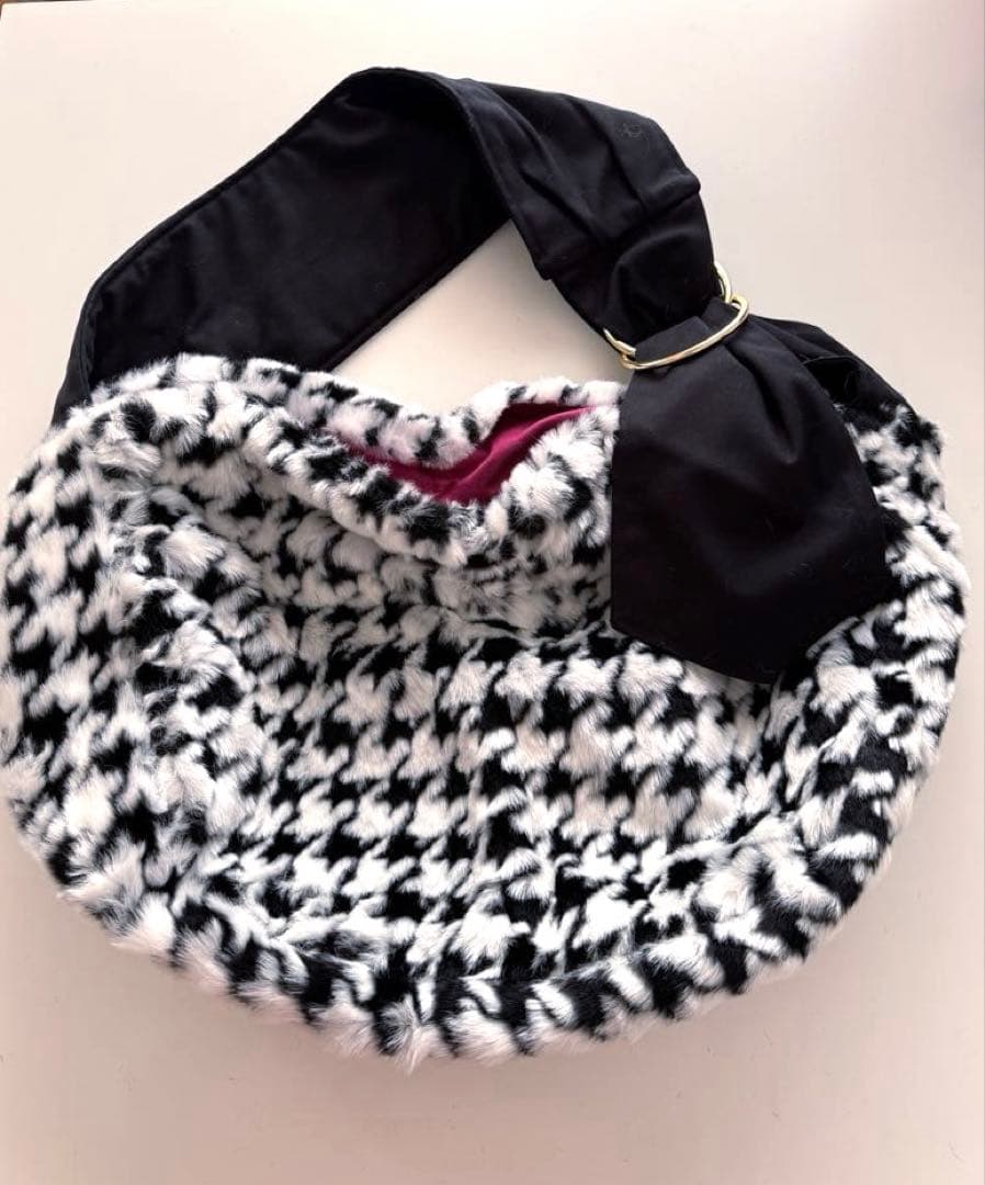 ★新品★ふわふわ暖か♪千鳥格子柄 ファースリング ドッグキャリー 斜め掛け