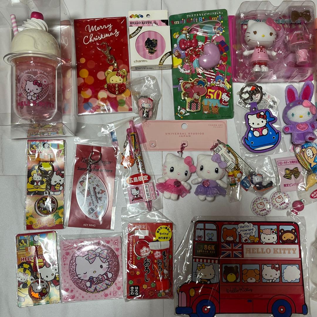 ハローキティ新品　ご当地キーホルダー　ボールペン　シール　プラモデル　限定 レア