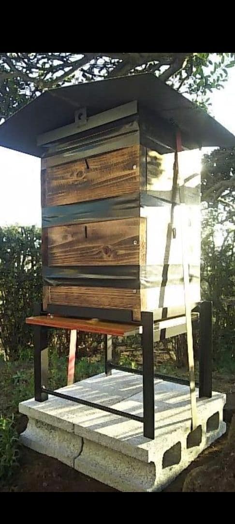 重箱式巣箱台　２台　２９０ミリ用　ニホンミツバチ　鉄製台