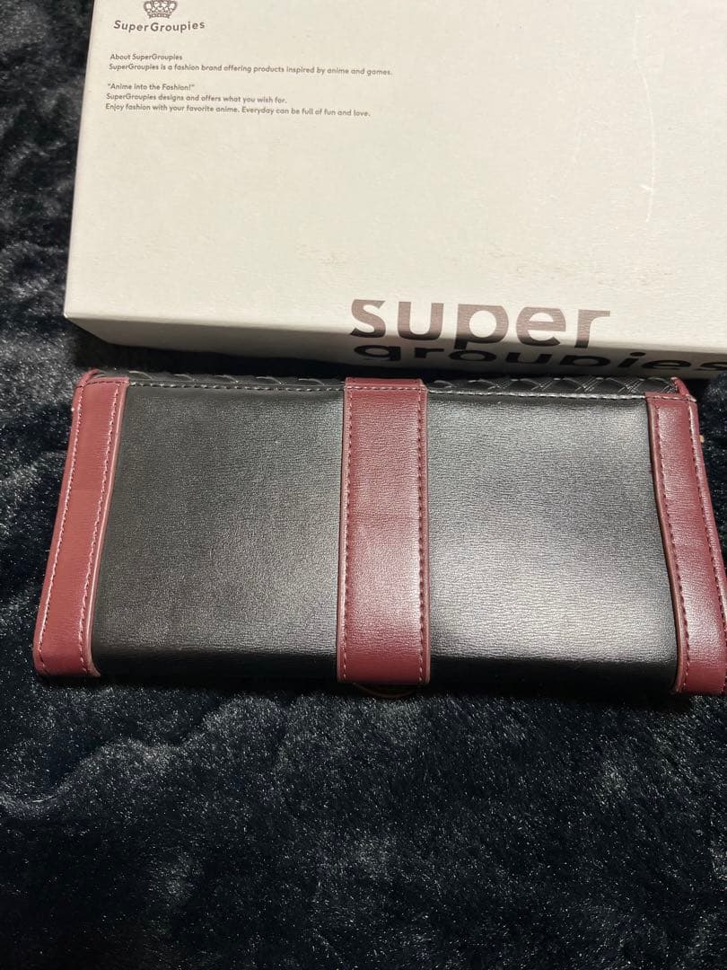 supergroupies ルイモデル 財布　codevein