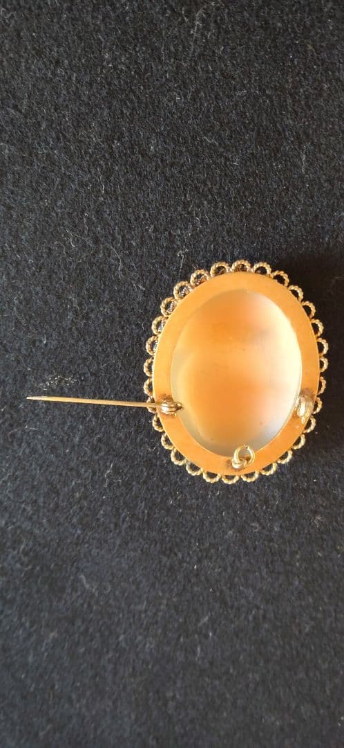 ロンドンで見つけたヴィンテージカメオブローチ