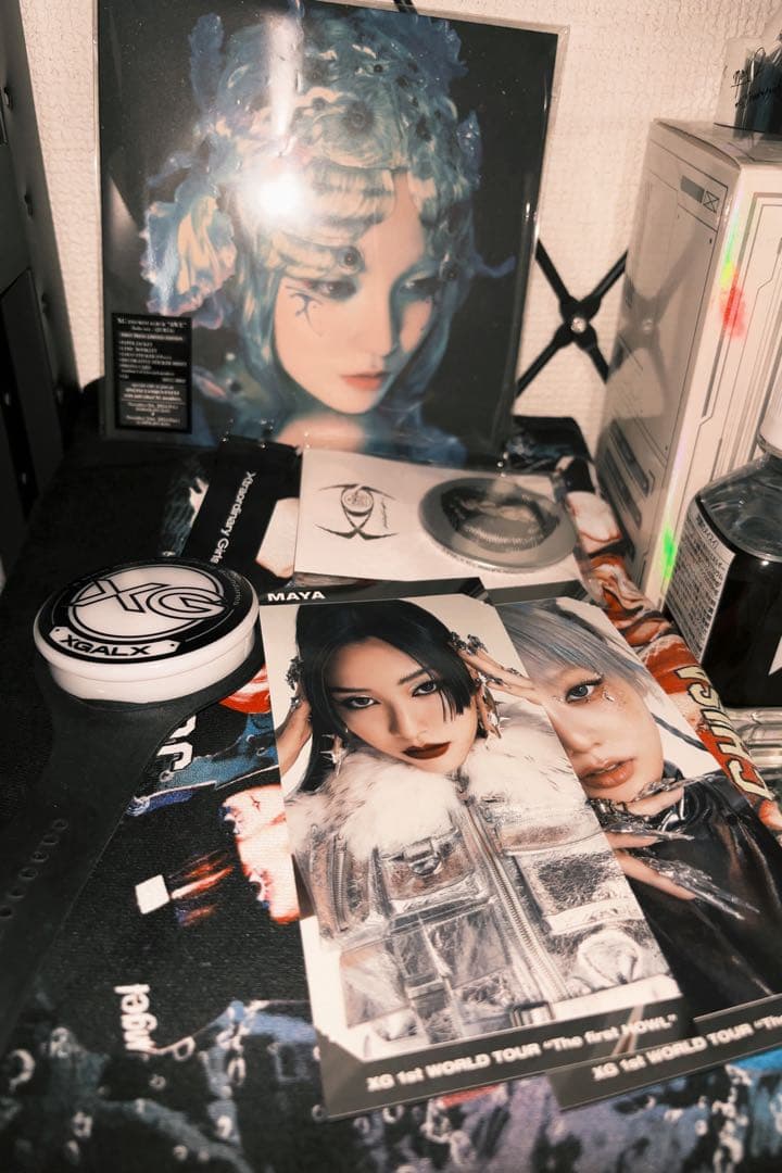 XG グッズ まとめ売りTHE FIRST HOWL