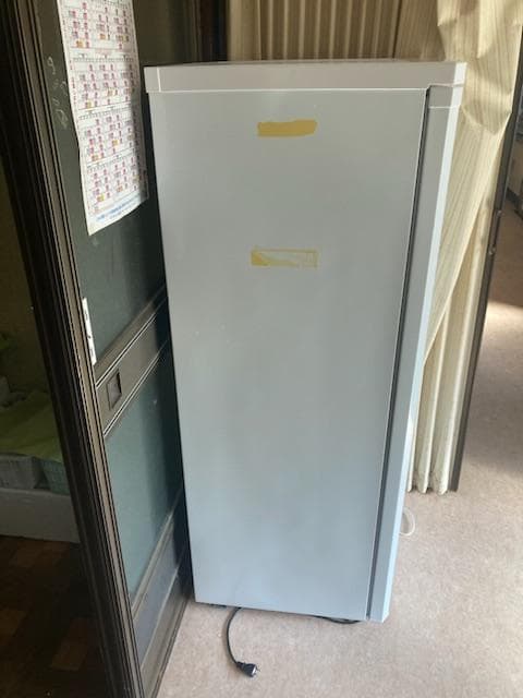 アイリスオーヤマ 冷凍庫 IUSD-18A-W 175L 2022年製