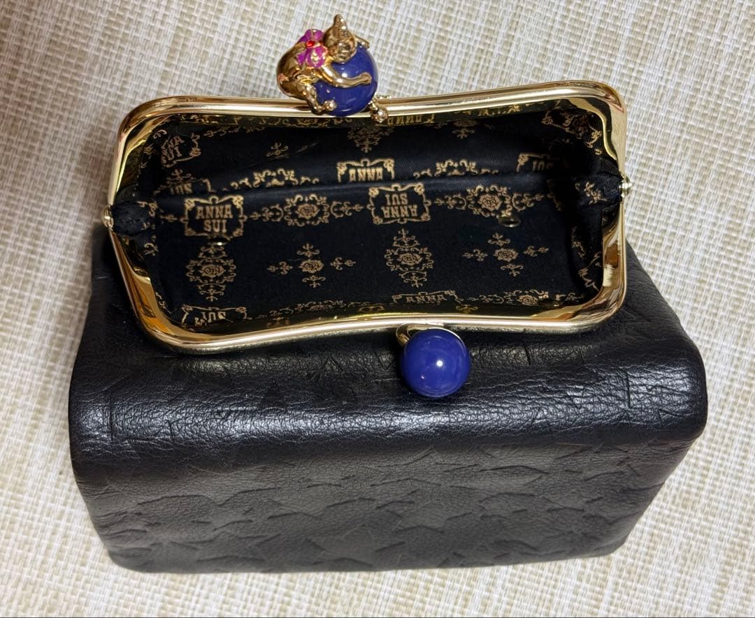 ANNA SUI アナスイ　二つ折り牛革財布 猫星