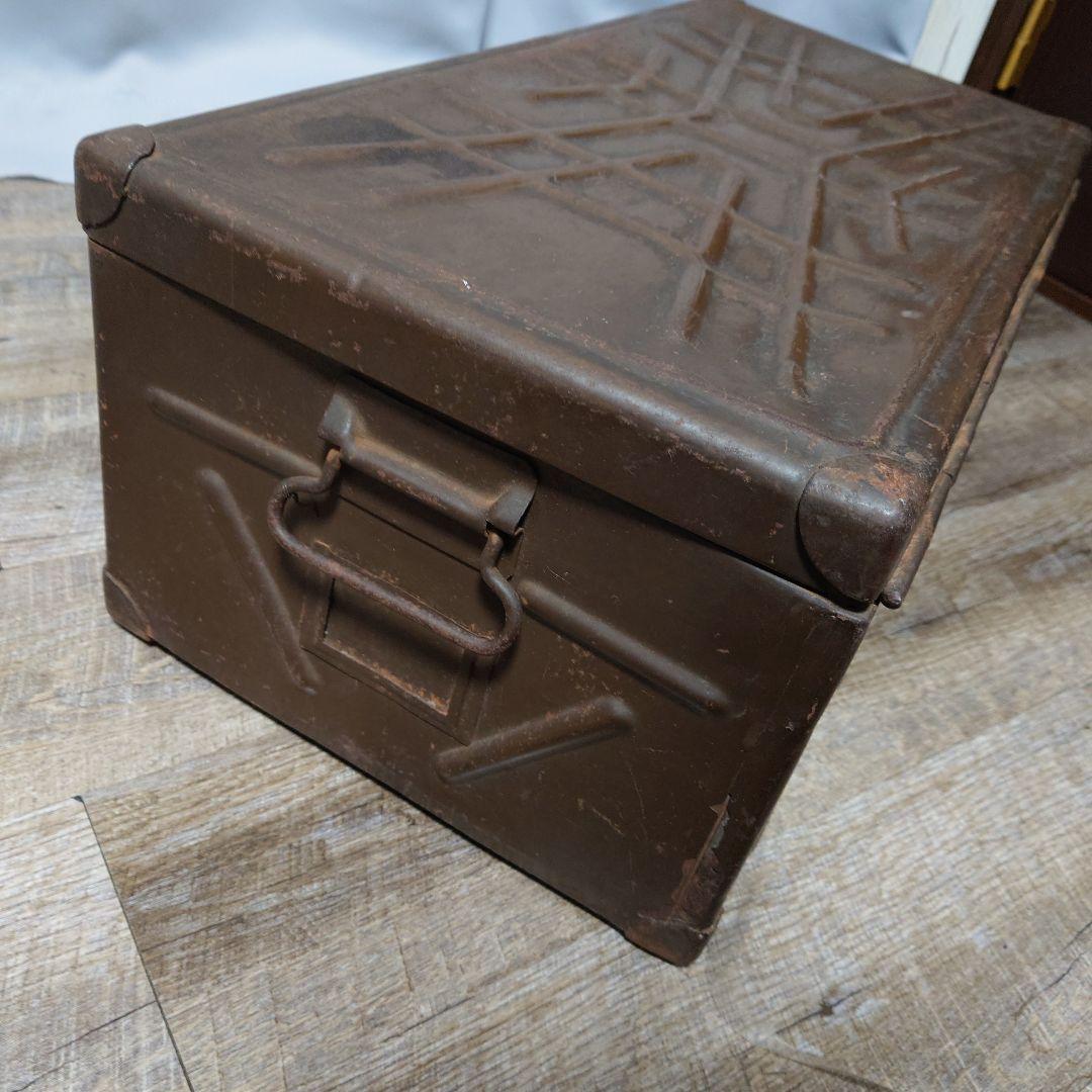 旧日本軍 将校用トランク 金属製 当時物