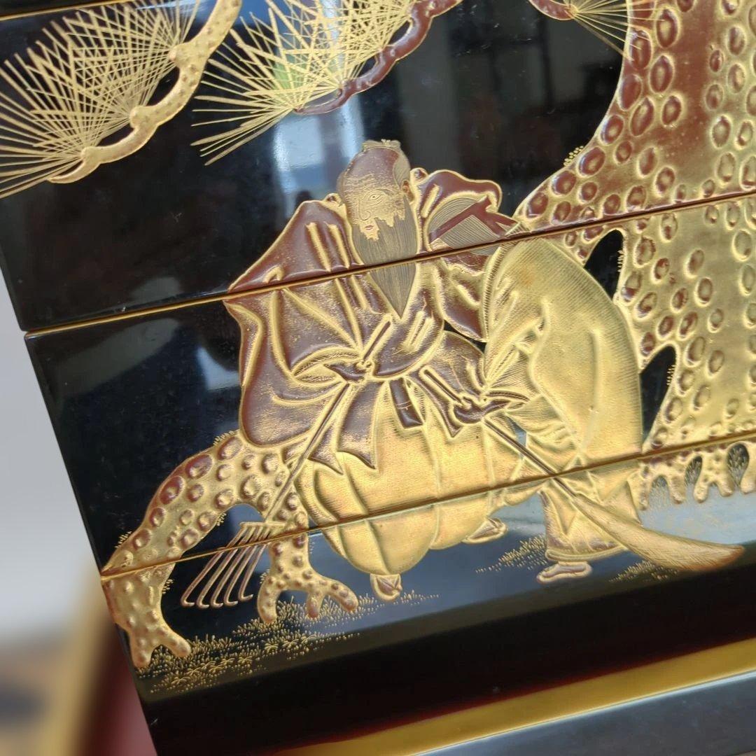 特価　骨董 4段重箱 重箱 蒔絵 螺鈿 縁起柄 木製 漆器 重台付き 替蓋付き