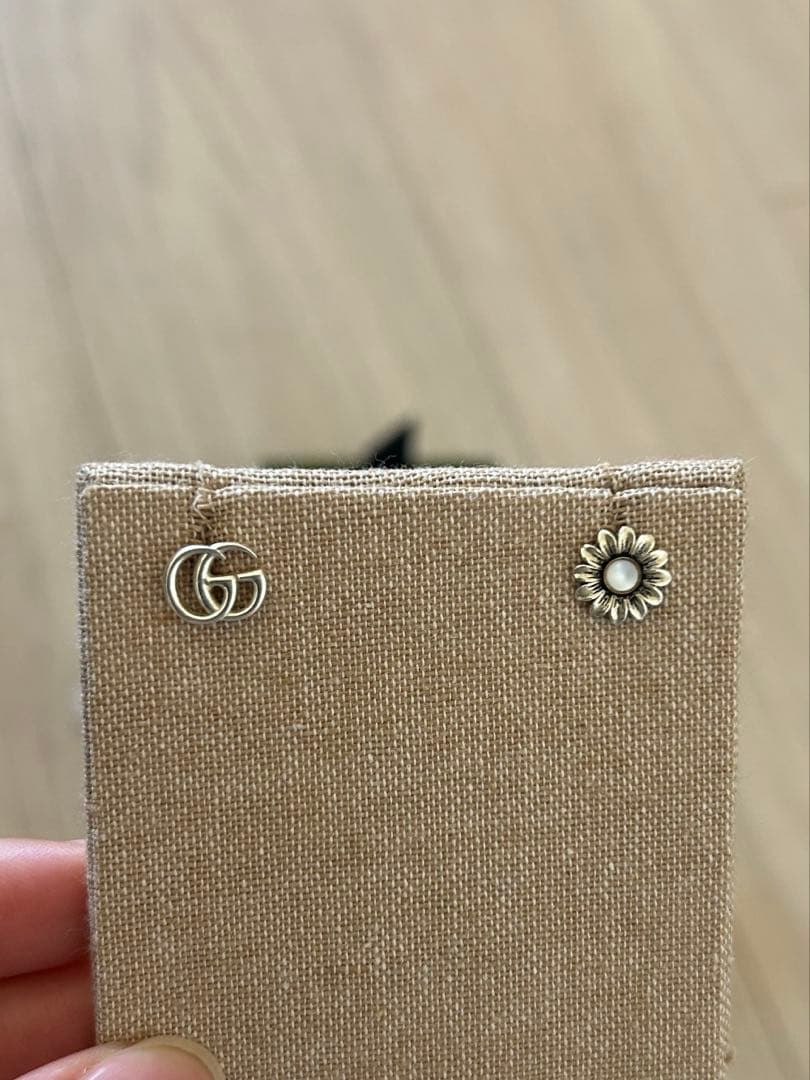 GUCCI ダブルGフラワースタッズピアス